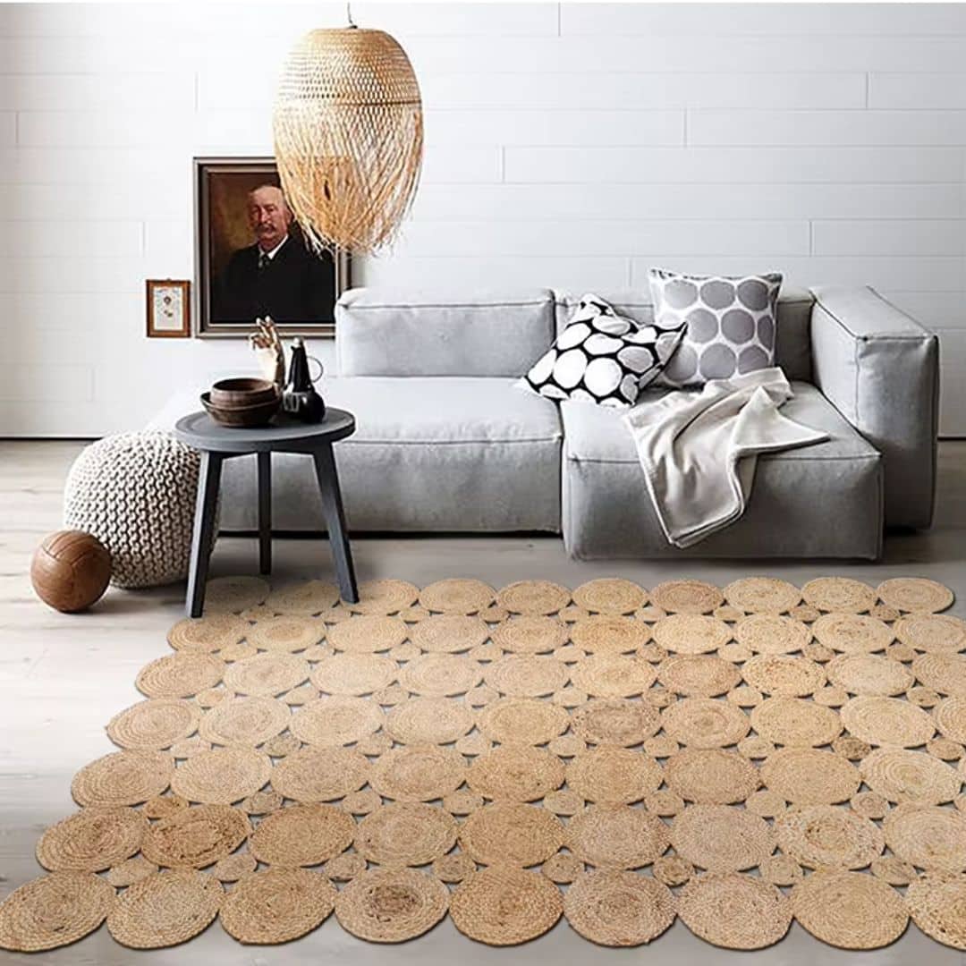 Rectangular jute rug made of braided circles