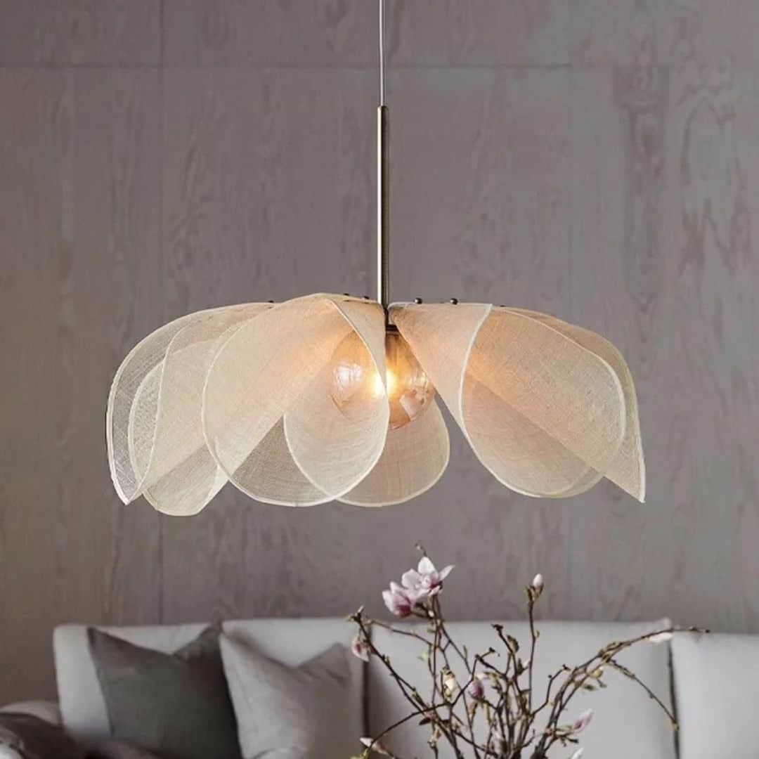 A Chandelier That Dresses the Light