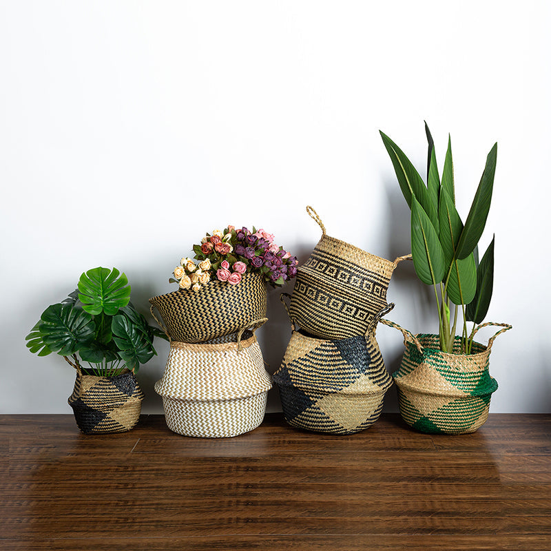Foldable hand woven wicker planter basket with a rectangle pattern