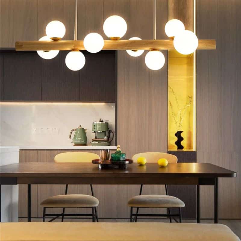 A Large Piece, a Light Presence