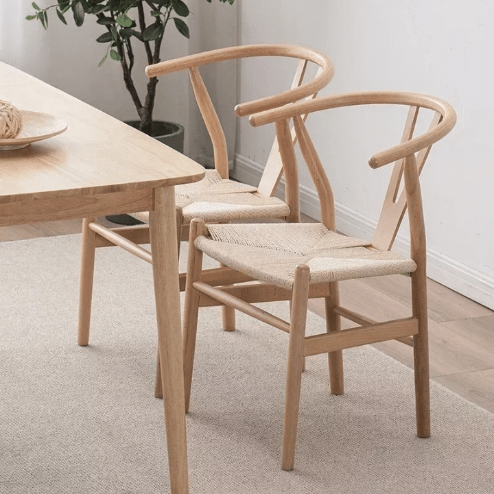 A Seat That Structures the Space