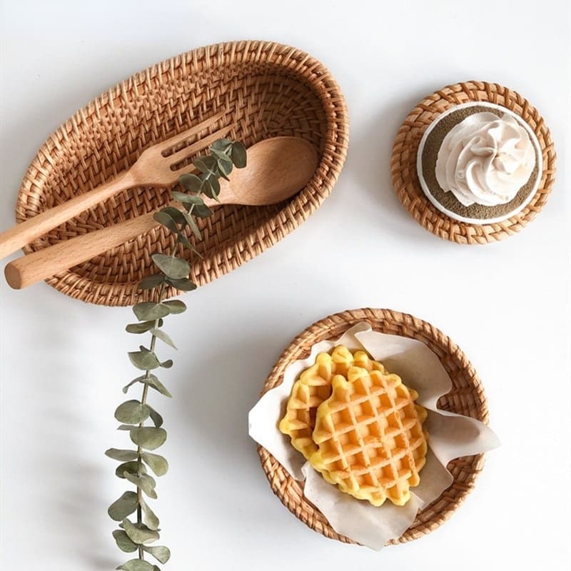 Oval handwoven natural rattan tray with side handles