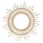 Rattan sun mirror with rays of varying length