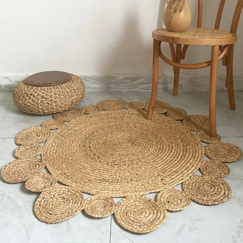 Round jute rug edged with braided bubbles