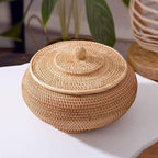 Round honey rattan basket with fitted lid