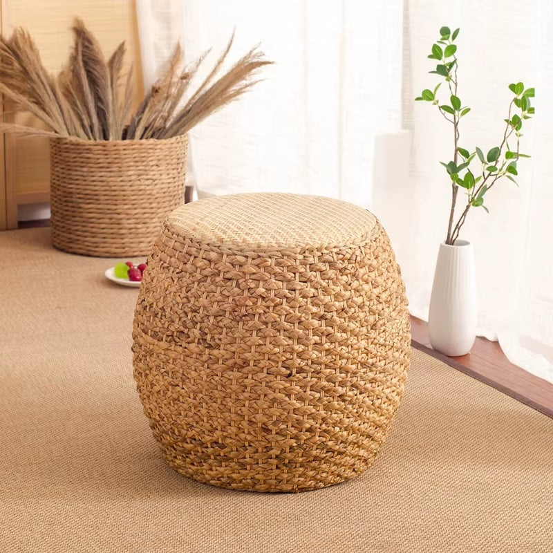 A Stool That Structures the Space