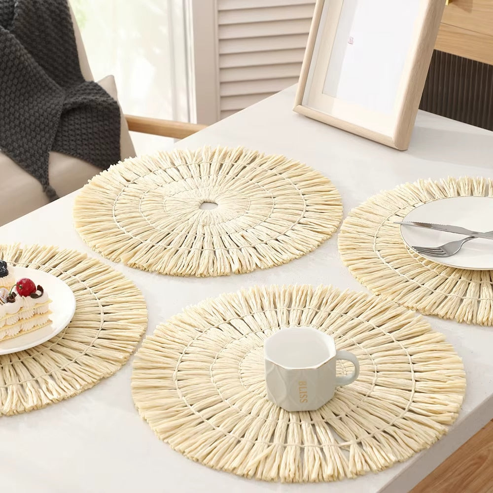 Straw look placemat with organic curves and a pastoral woven pattern