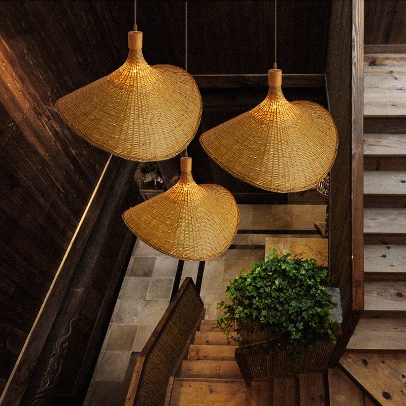 Wavy conical hat pendant woven in bamboo