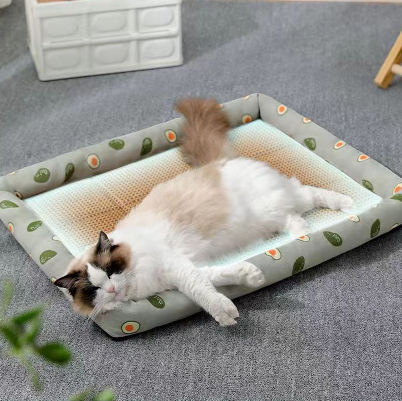 Woven summer cat bed in four colors and four sizes